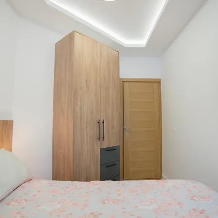 Balkan Square - S29 *