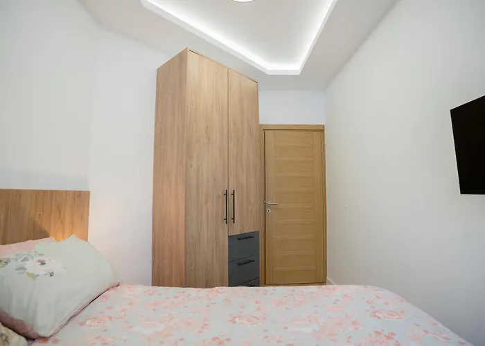 Balkan Square - S29 *